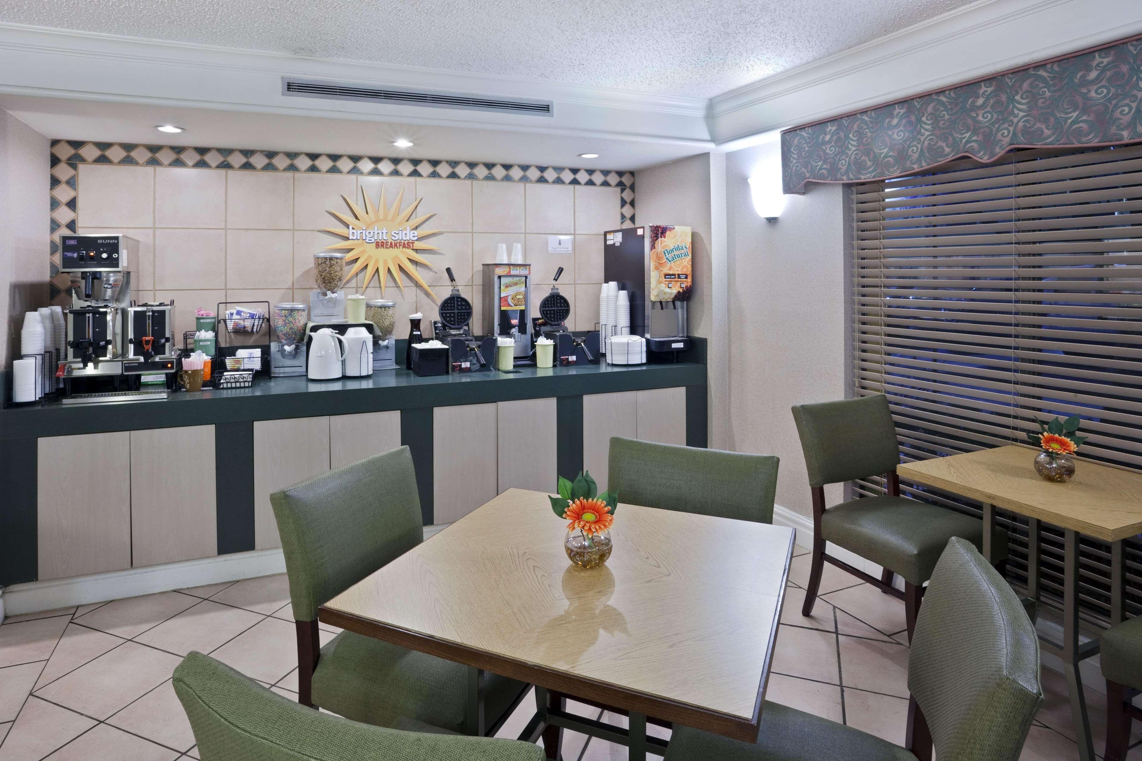 La Quinta Inn By Wyndham Omaha West Zewnętrze zdjęcie