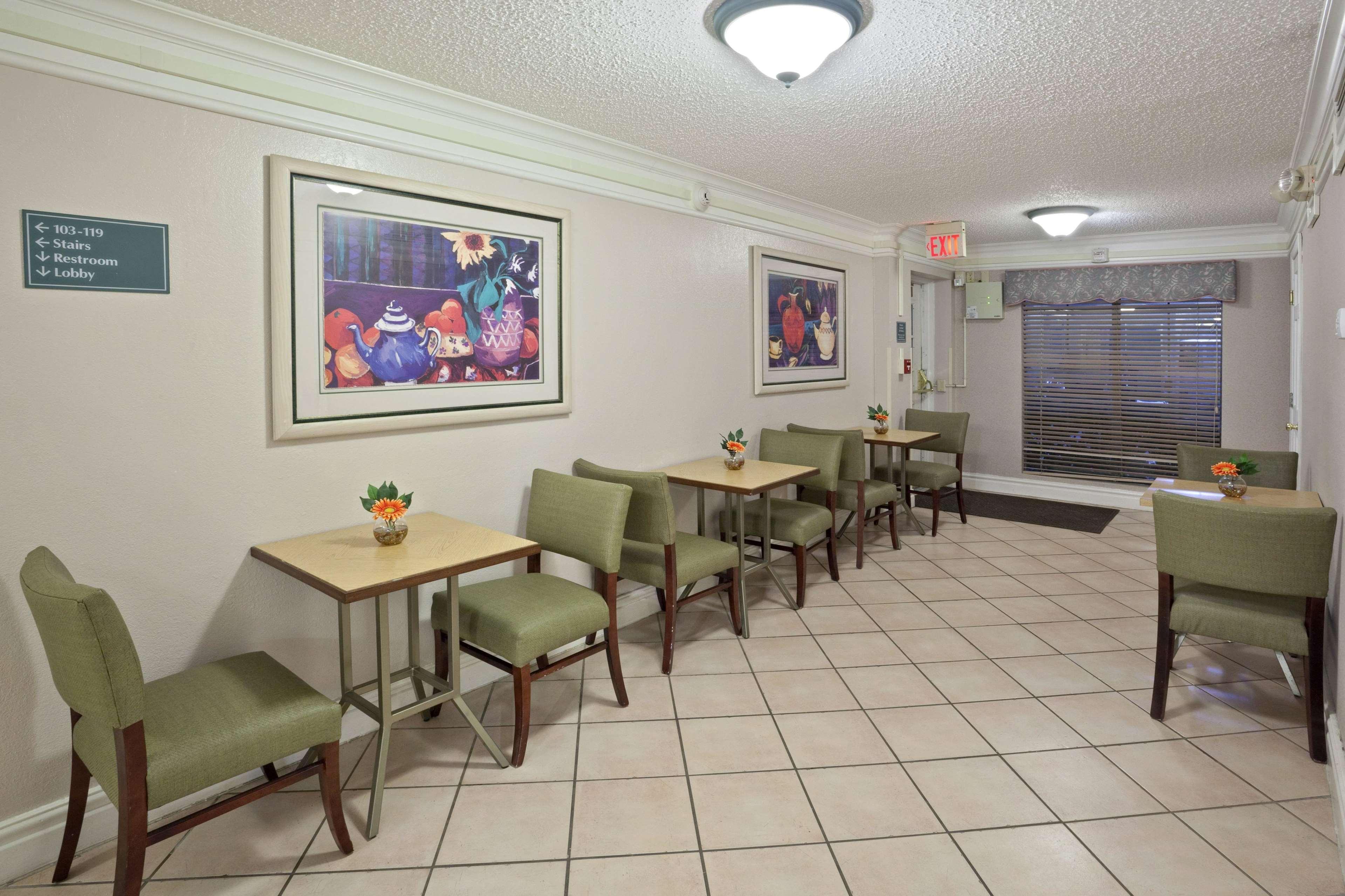 La Quinta Inn By Wyndham Omaha West Zewnętrze zdjęcie