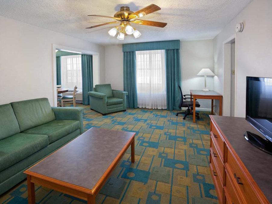 La Quinta Inn By Wyndham Omaha West Zewnętrze zdjęcie