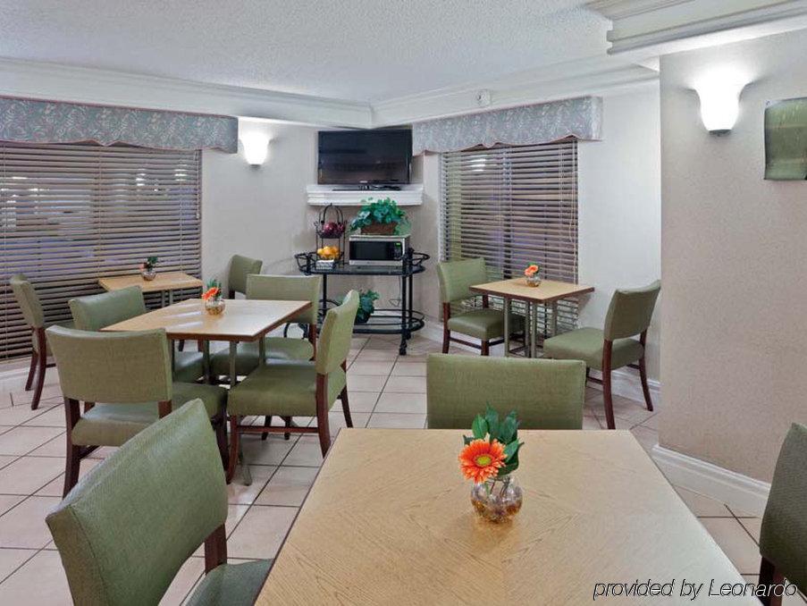 La Quinta Inn By Wyndham Omaha West Zewnętrze zdjęcie